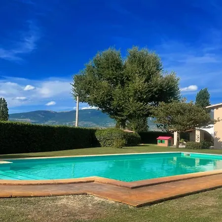 4 Double Bedrooms - Charming With Pool
