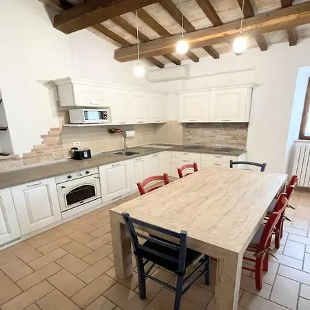 4 Double Bedrooms - Charming With Pool