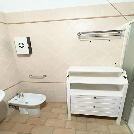 4 Double Bedrooms - Charming With Pool *