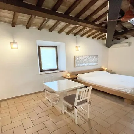 4 Double Bedrooms - Charming With Pool