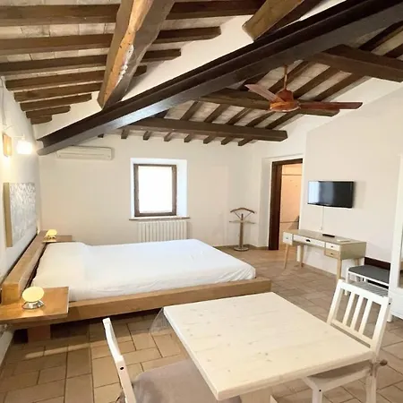 4 Double Bedrooms - Charming With Pool Limiti (Umbria)