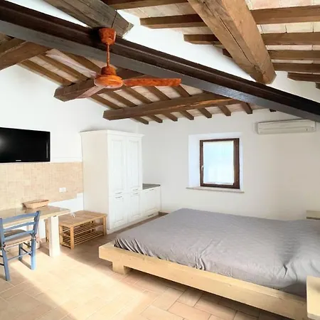 4 Double Bedrooms - Charming With Pool