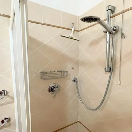 4 Double Bedrooms - Charming With Pool *